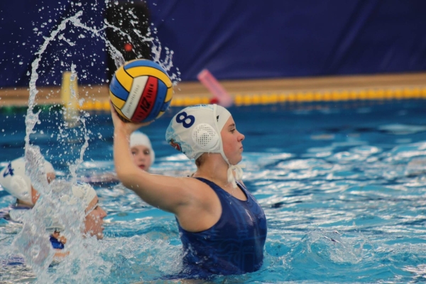 Děčínská hráčka v plzeňském dresu a bohatý pólistický víkend